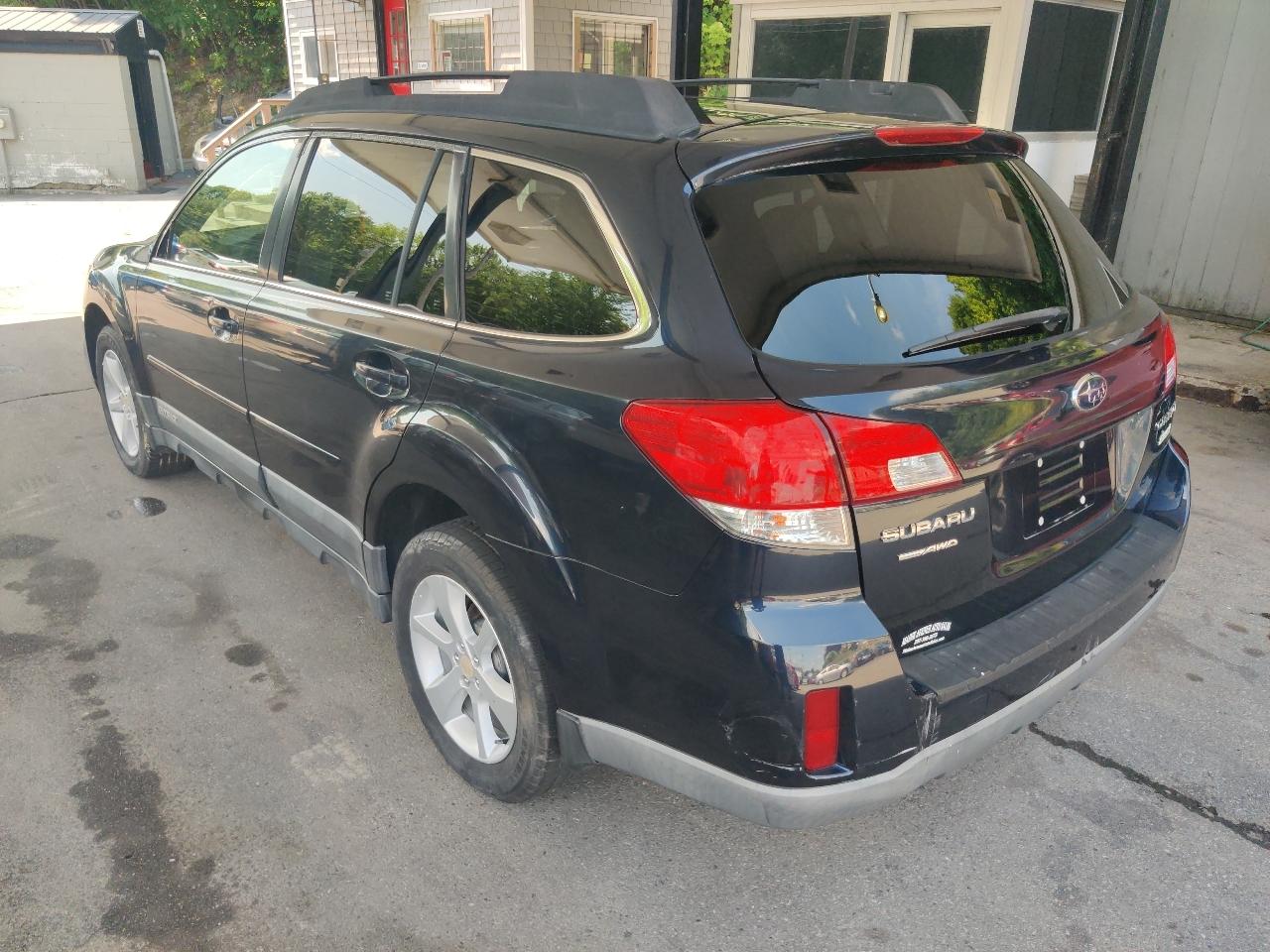 Subaru Outback 2.5i Premium 2013
