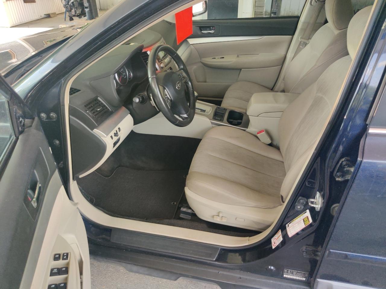 Subaru Outback 2.5i Premium 2013