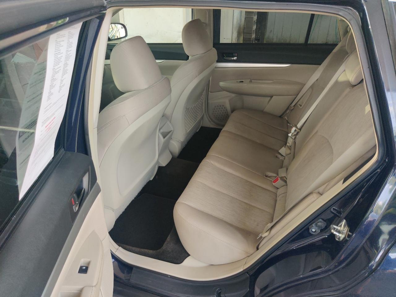Subaru Outback 2.5i Premium 2013