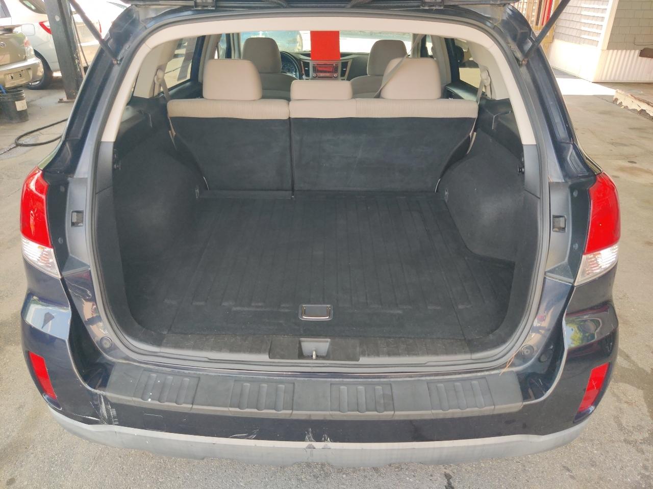 Subaru Outback 2.5i Premium 2013