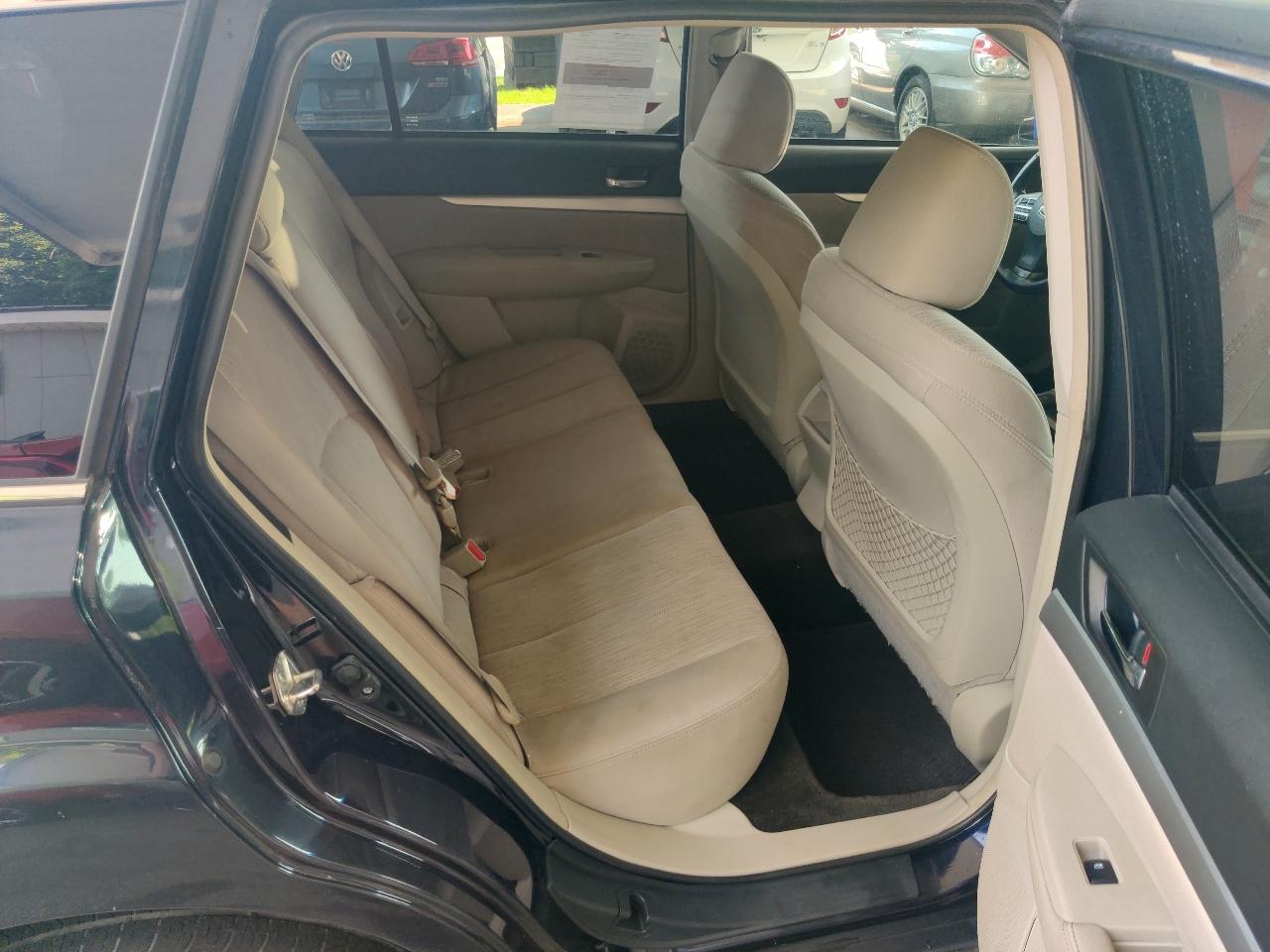 Subaru Outback 2.5i Premium 2013