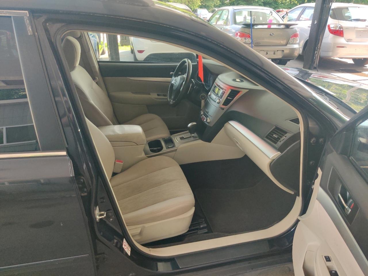 Subaru Outback 2.5i Premium 2013