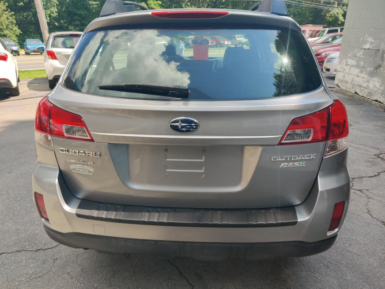 Subaru Outback 2.5i 2011
