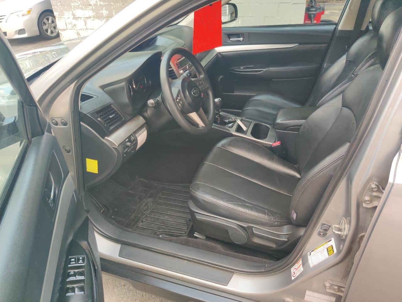 Subaru Outback 2.5i 2011