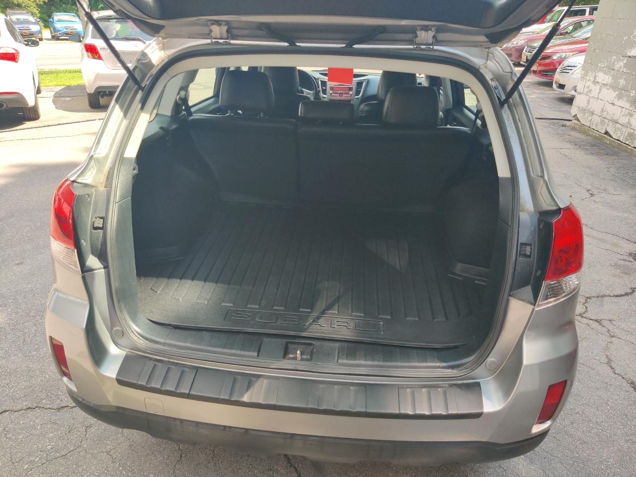Subaru Outback 2.5i 2011