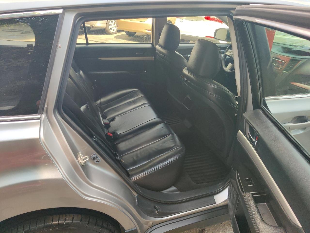Subaru Outback 2.5i 2011