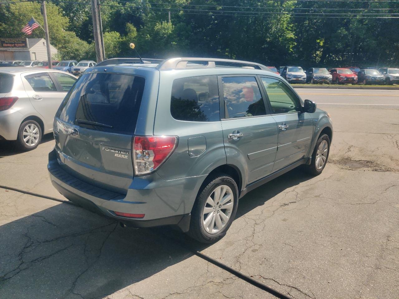 Subaru Forester 2.5X Premium 2013