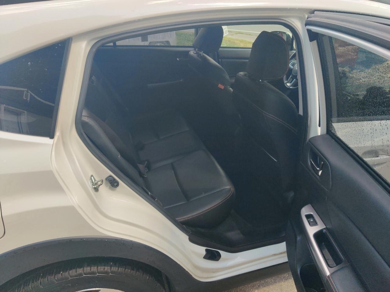 Subaru Crosstrek 2.0i Limited PZEV CVT 2016