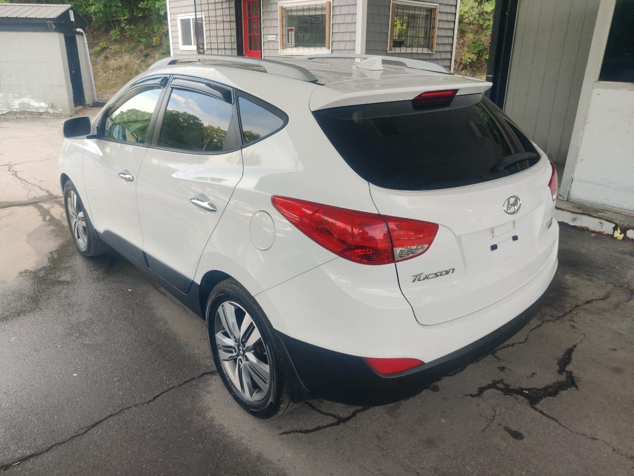 Hyundai Tucson Limited 4D SUV AWD 2014