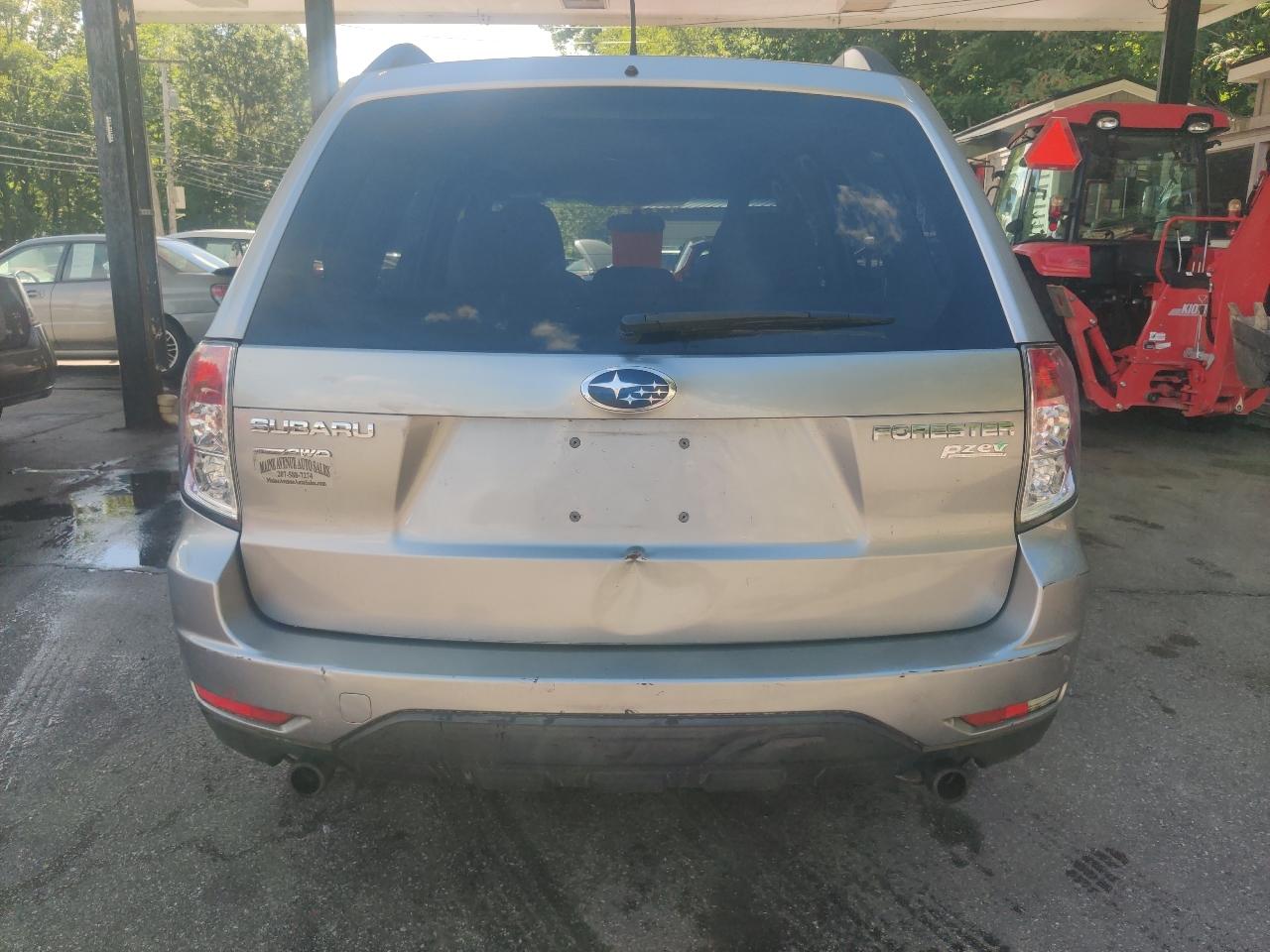 Subaru Forester 2.5X Premium 2011