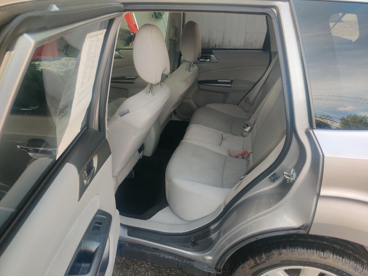 Subaru Forester 2.5X Premium 2011