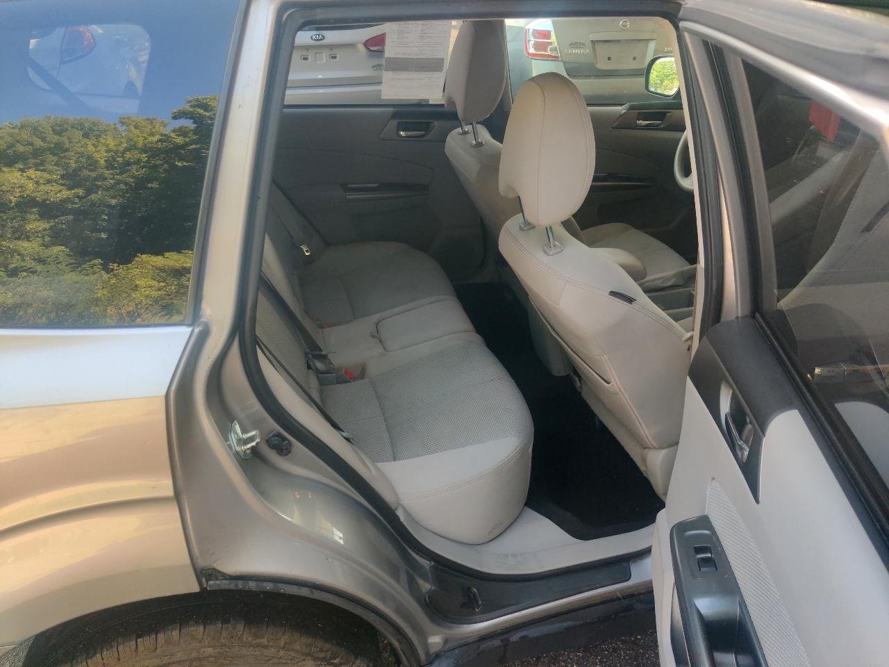 Subaru Forester 2.5X Premium 2011
