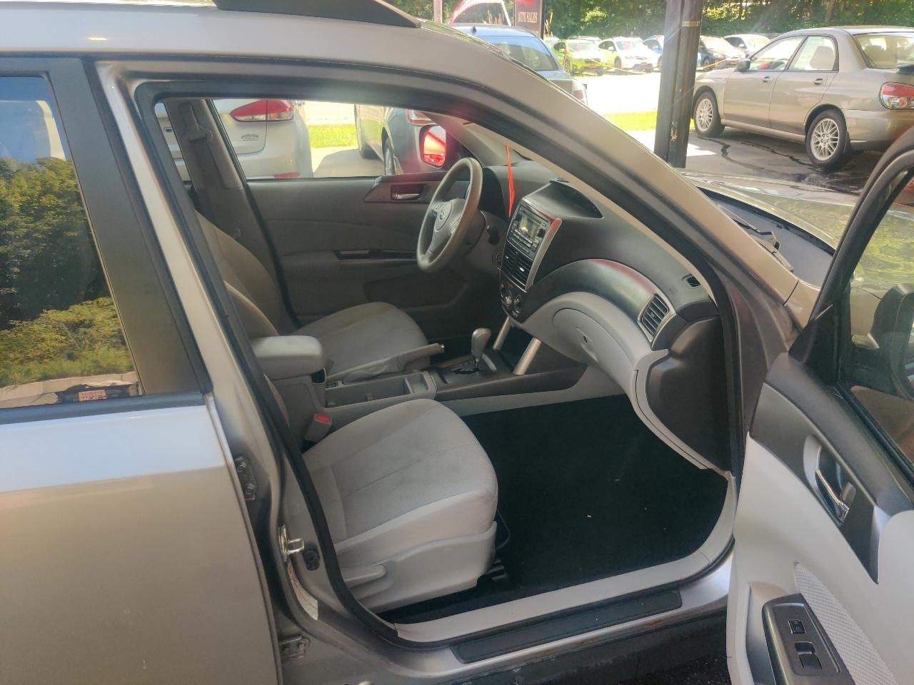 Subaru Forester 2.5X Premium 2011