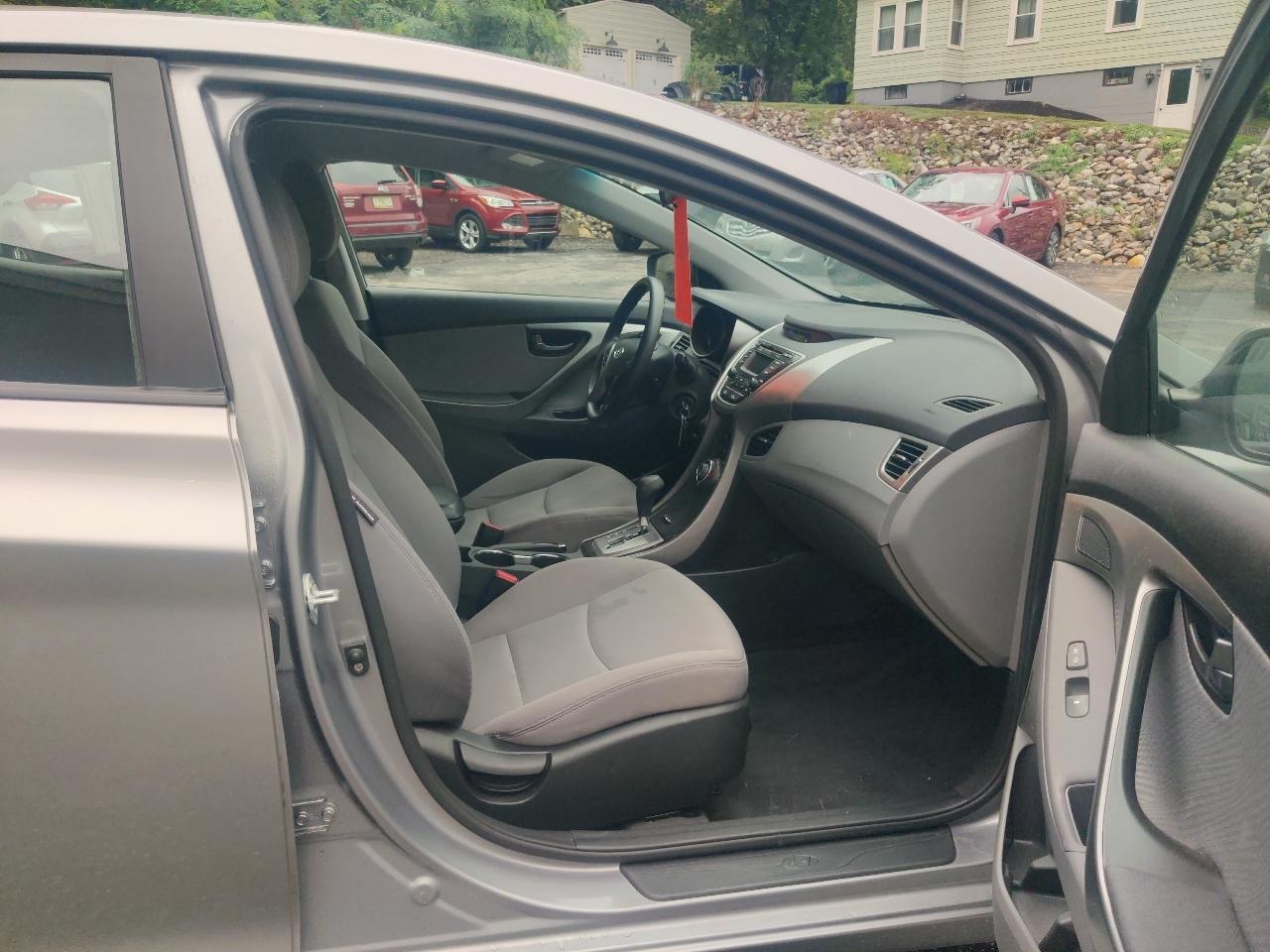 Hyundai Elantra SE Auto 2013