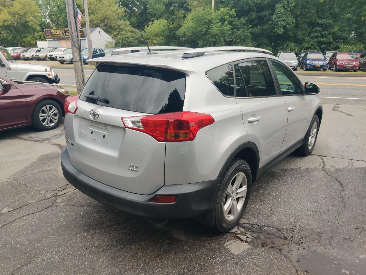Toyota RAV4 XLE AWD 2013