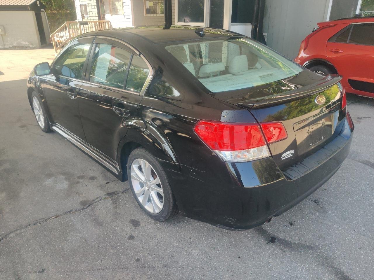 Subaru Legacy 2.5i Limited 2014