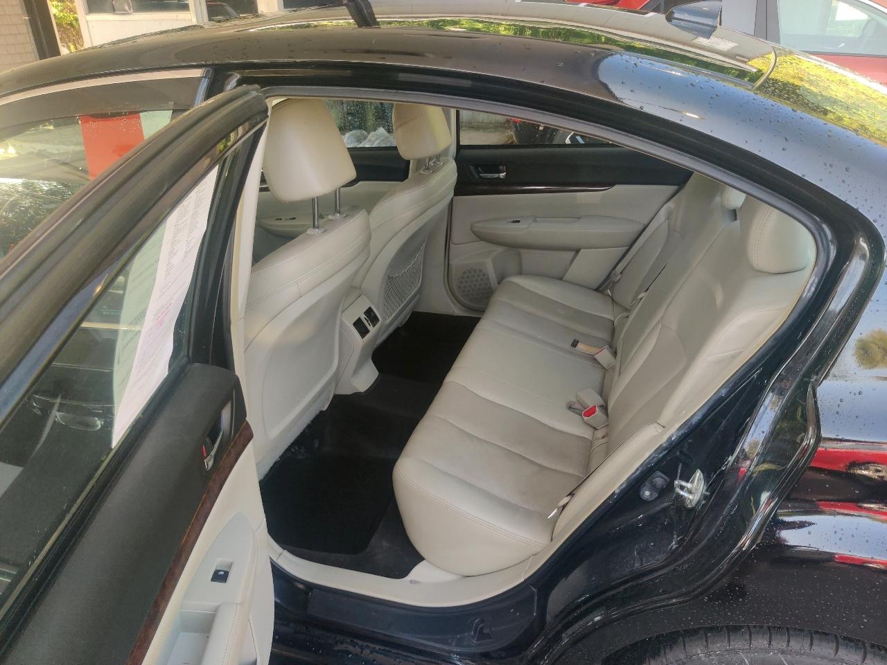 Subaru Legacy 2.5i Limited 2014