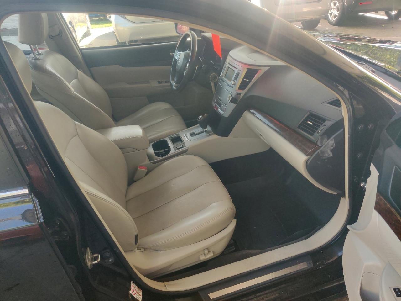 Subaru Legacy 2.5i Limited 2014