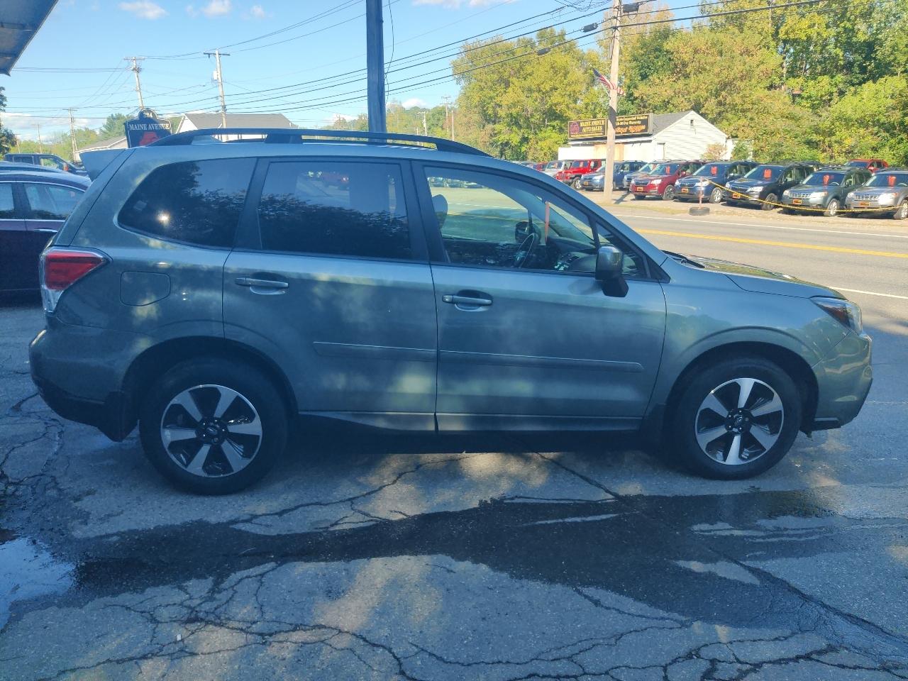 Subaru Forester 2.5i Premium PZEV CVT 2017