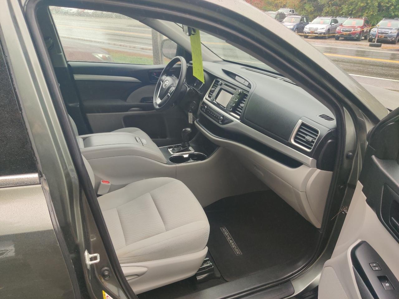 Toyota Highlander LE Plus AWD V6 2019