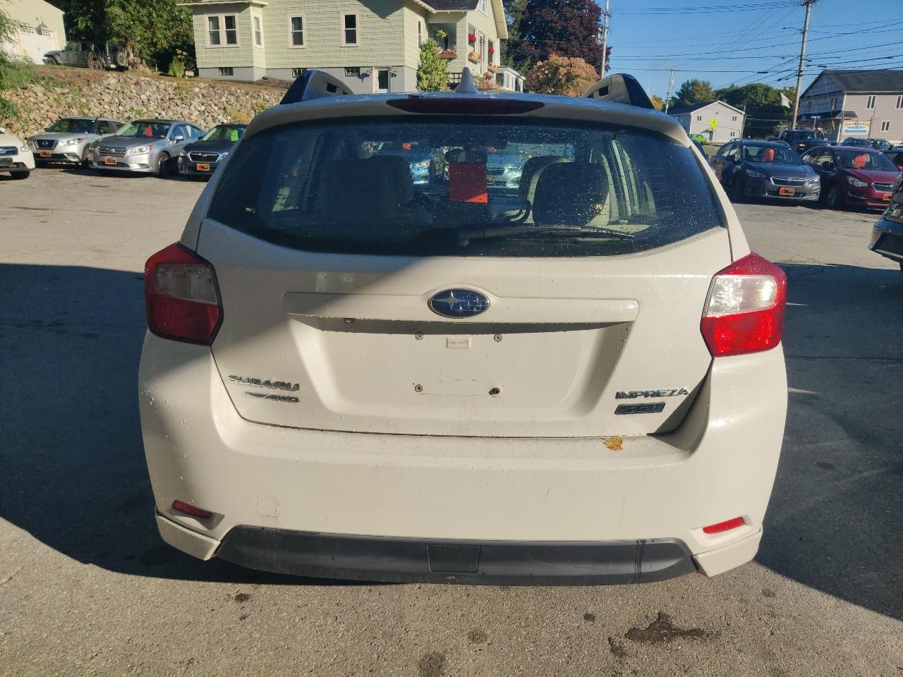 Subaru Impreza 2.0i Sport Limited PZEV 5-Door 2016