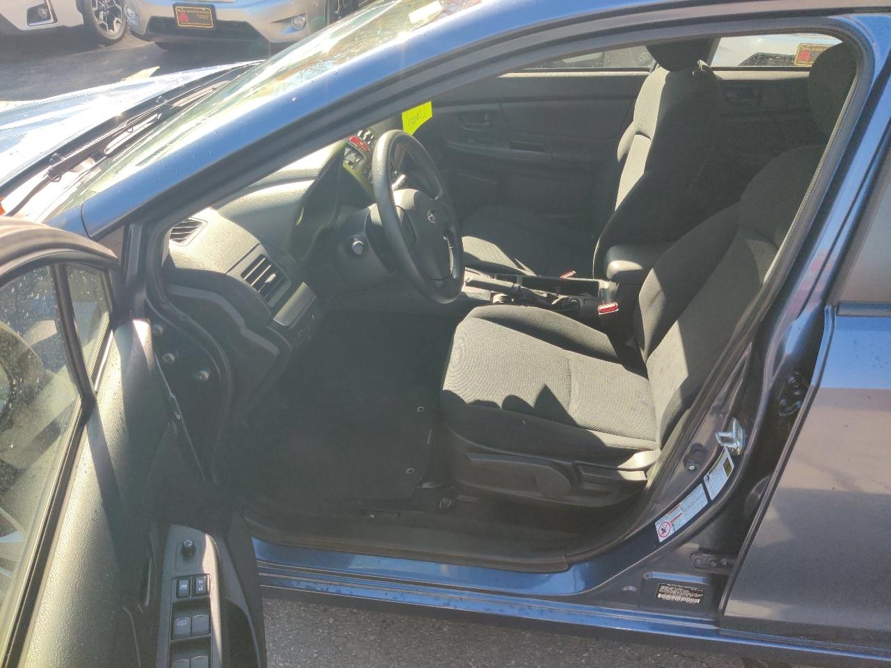 Subaru Impreza Base 5-Door 2012