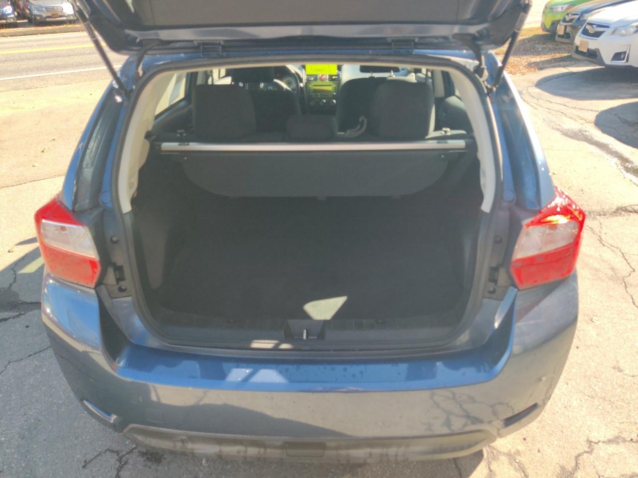 Subaru Impreza Base 5-Door 2012