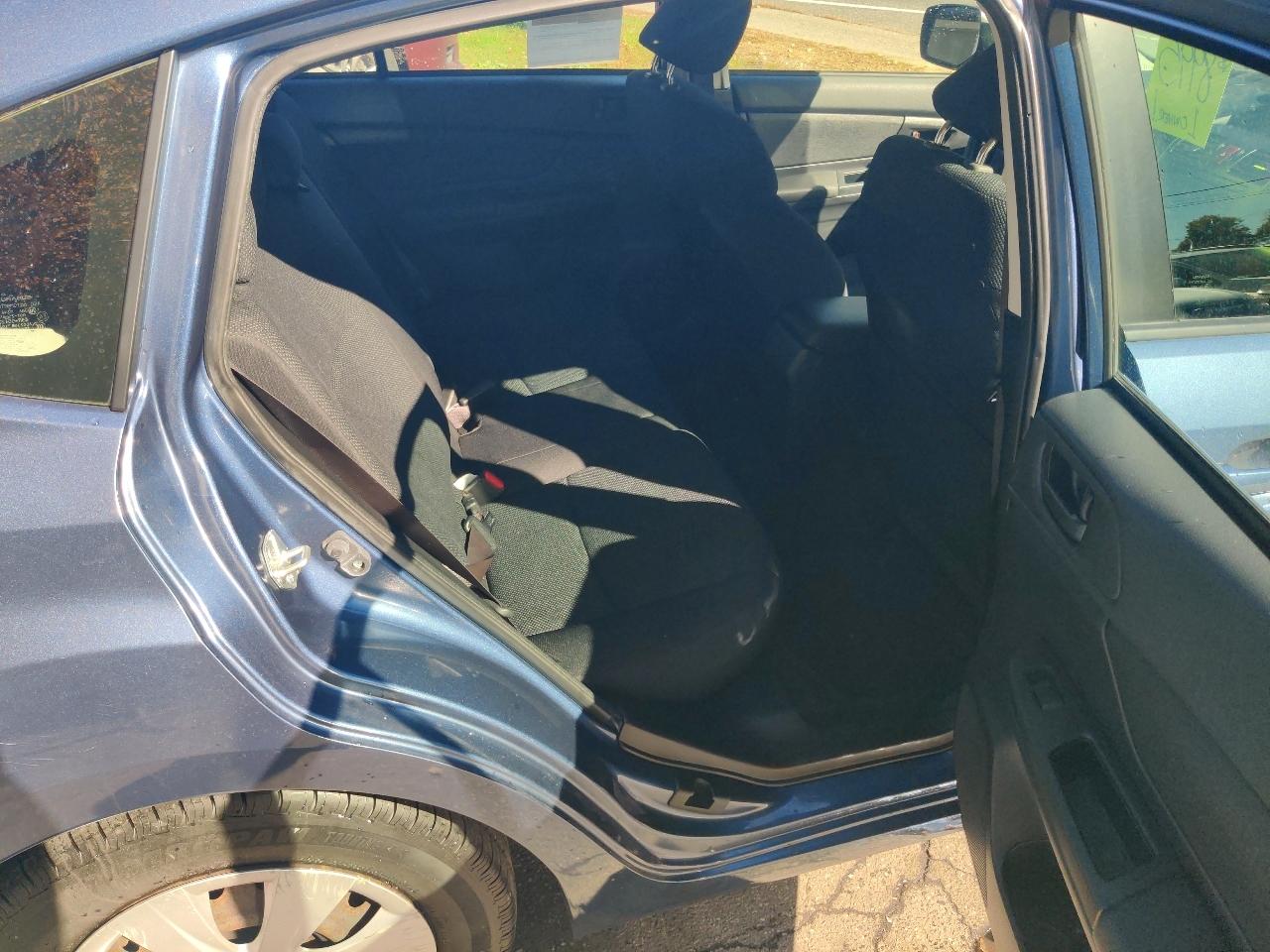 Subaru Impreza Base 5-Door 2012