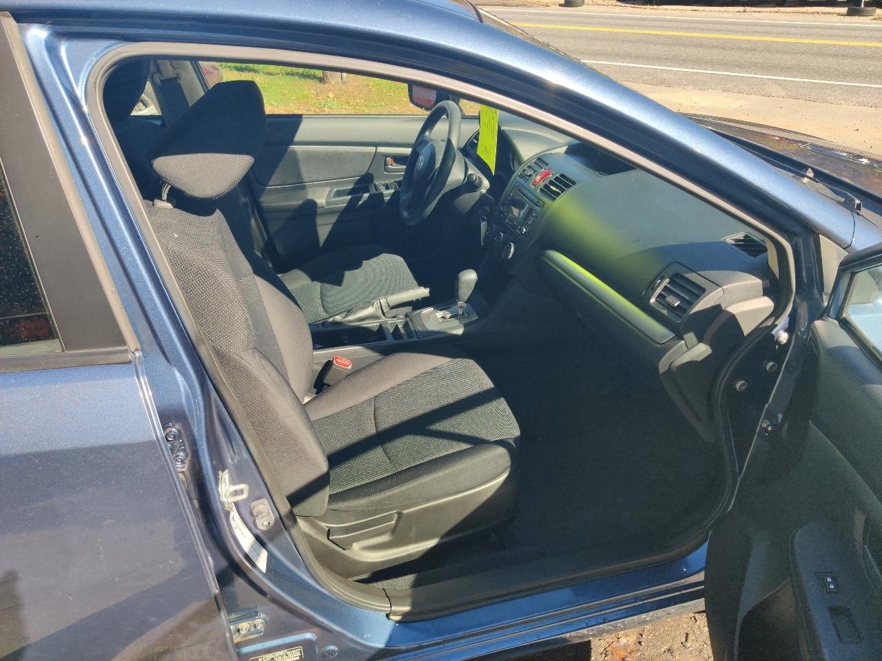 Subaru Impreza Base 5-Door 2012