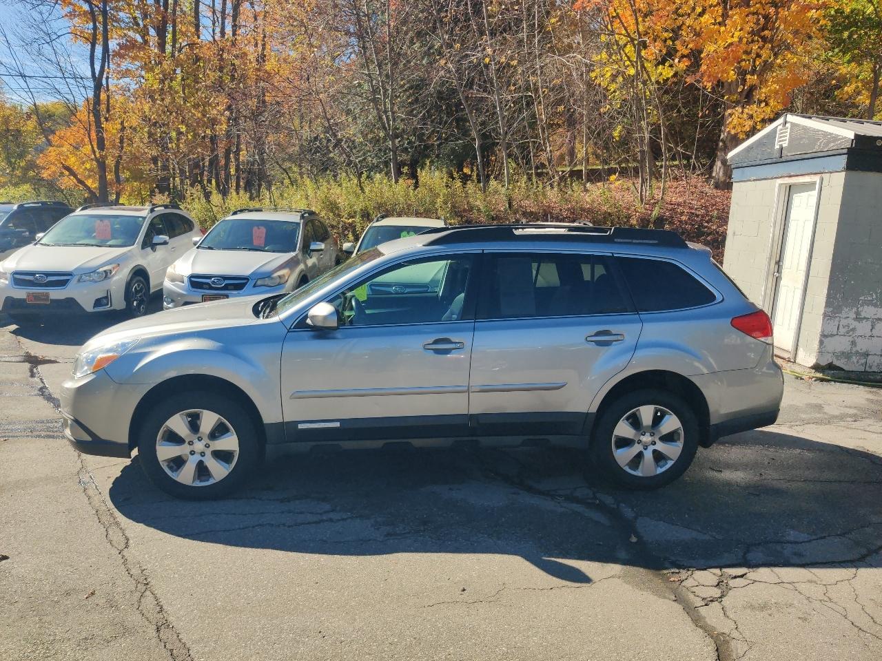 Subaru Outback 2.5i Premium 2011