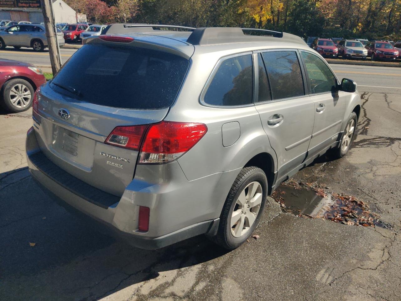 Subaru Outback 2.5i Premium 2011