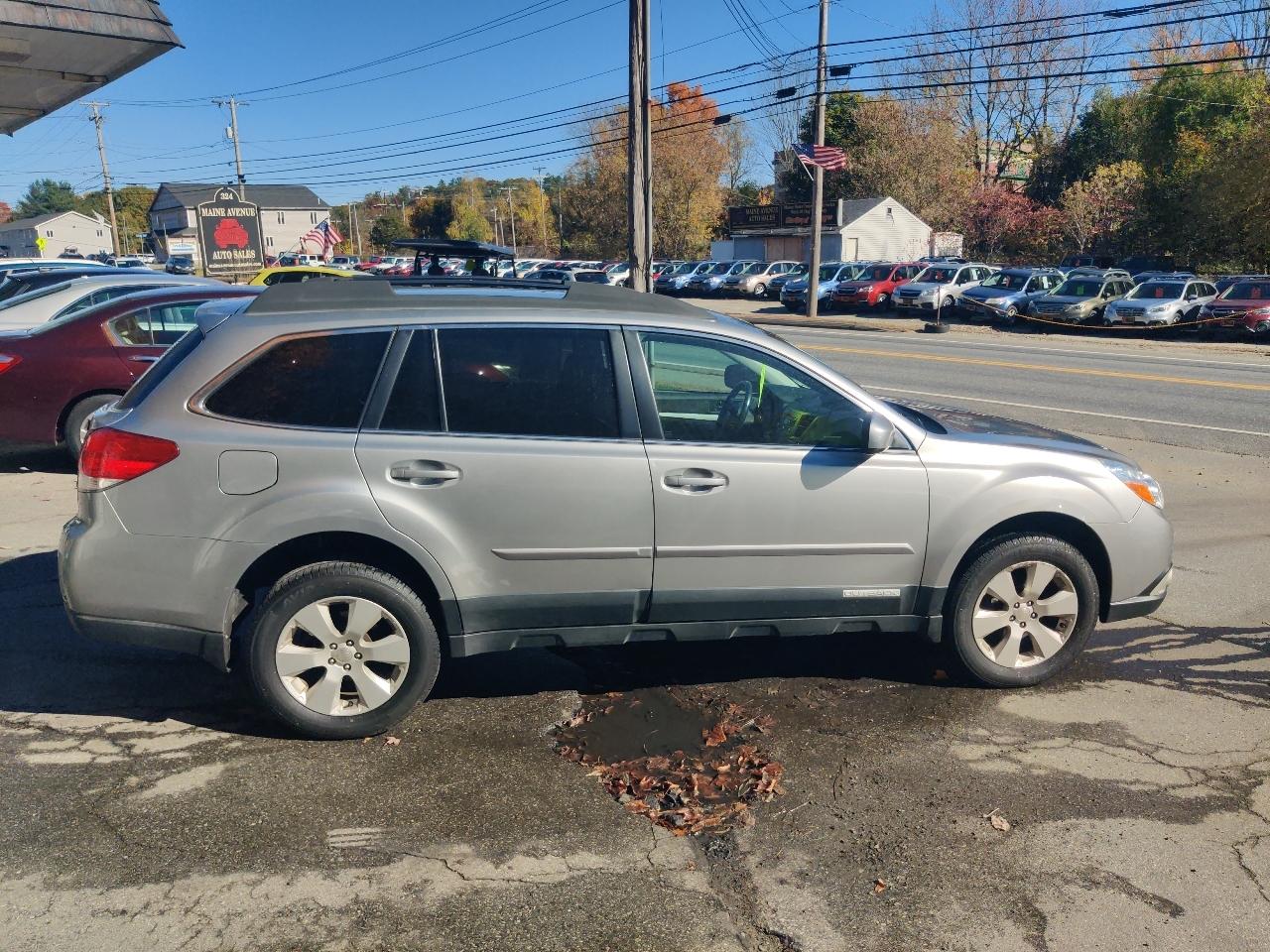 Subaru Outback 2.5i Premium 2011