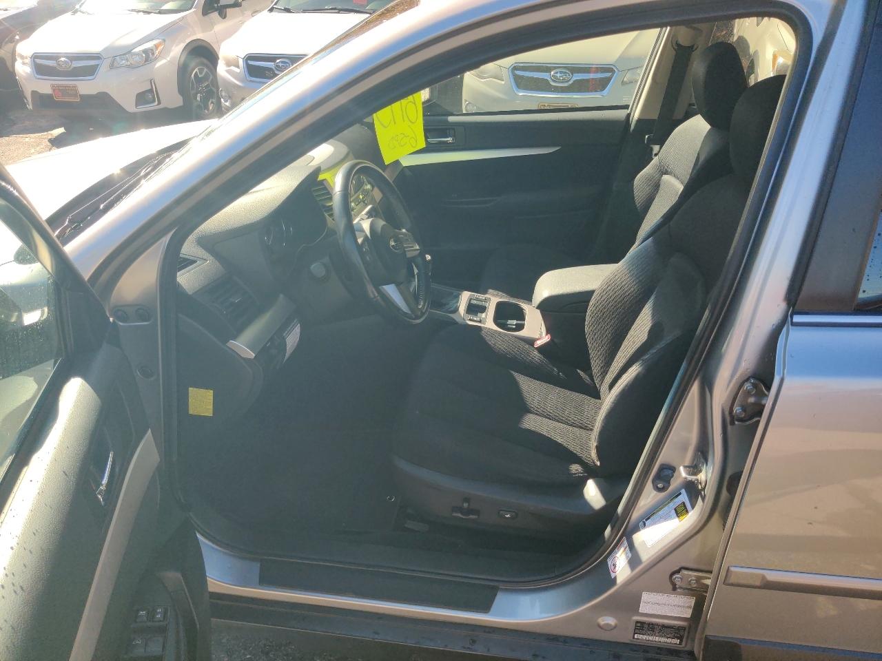Subaru Outback 2.5i Premium 2011