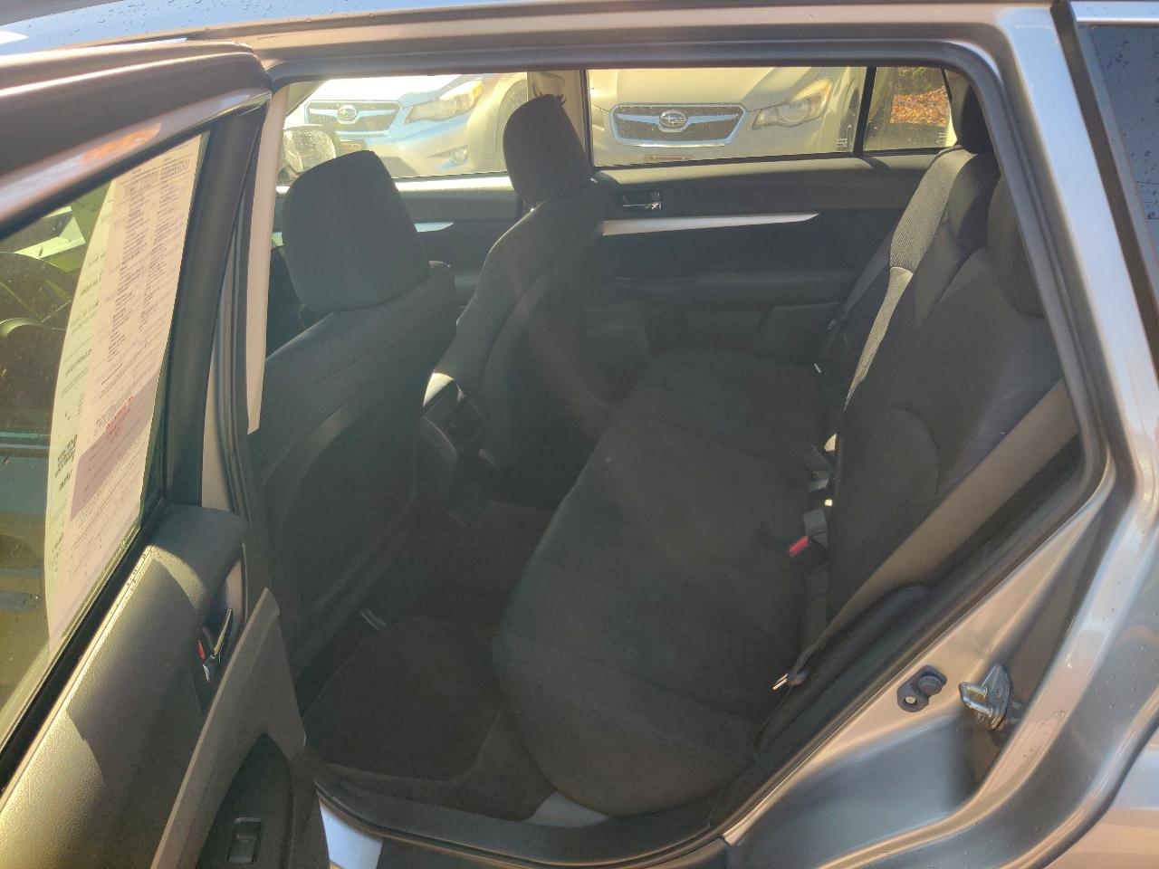 Subaru Outback 2.5i Premium 2011