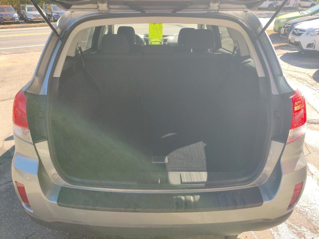 Subaru Outback 2.5i Premium 2011