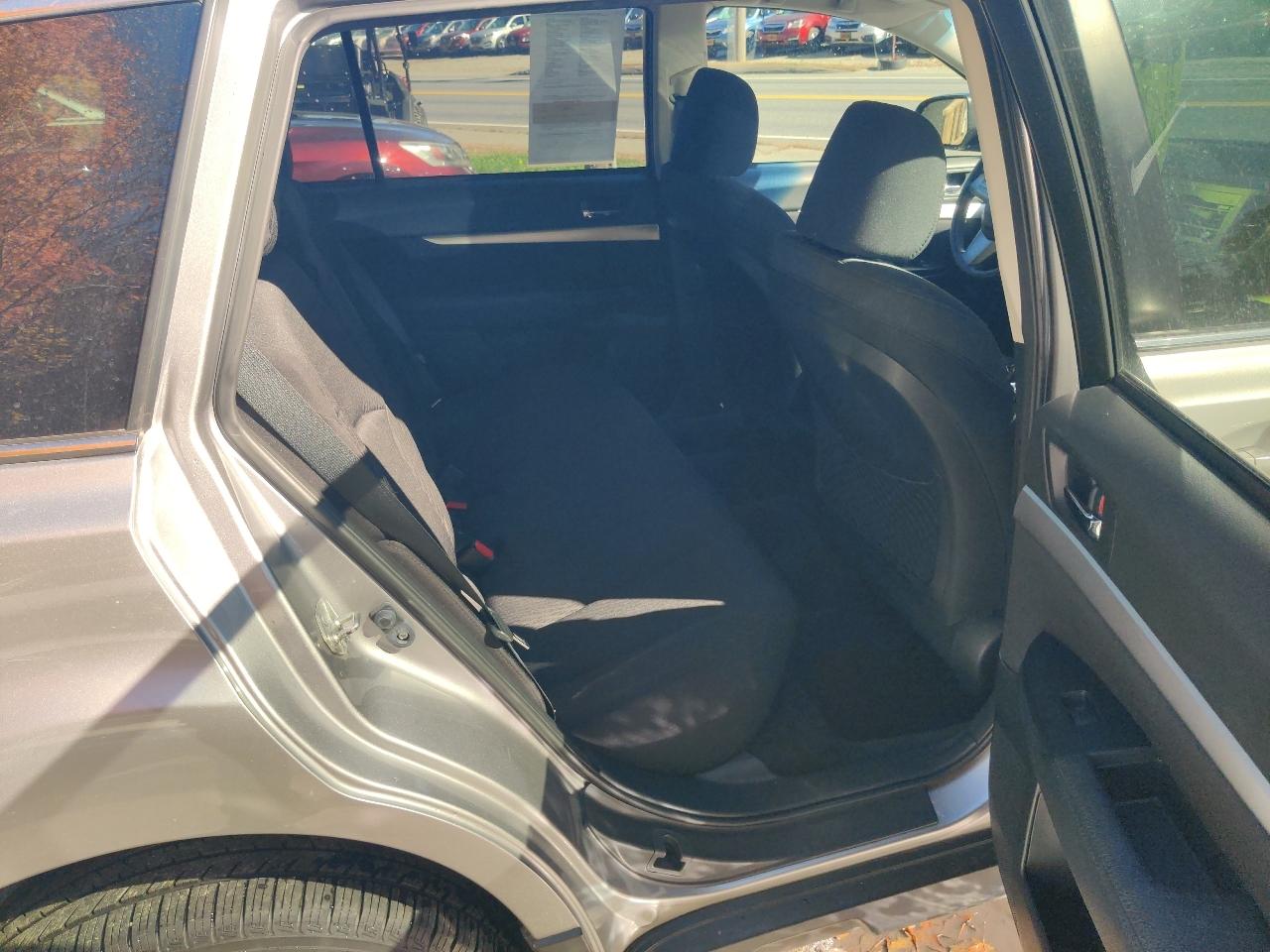 Subaru Outback 2.5i Premium 2011