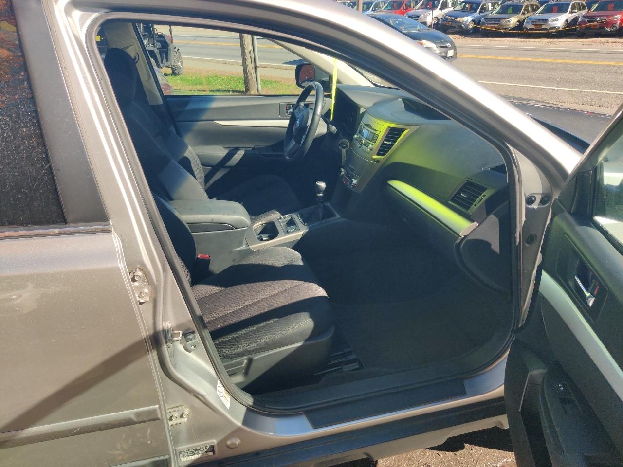 Subaru Outback 2.5i Premium 2011