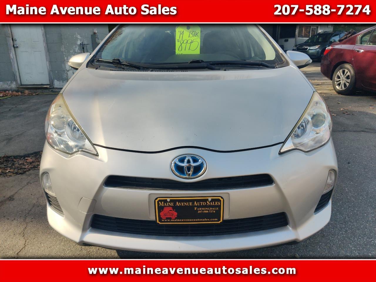 Toyota Prius c Four 2014