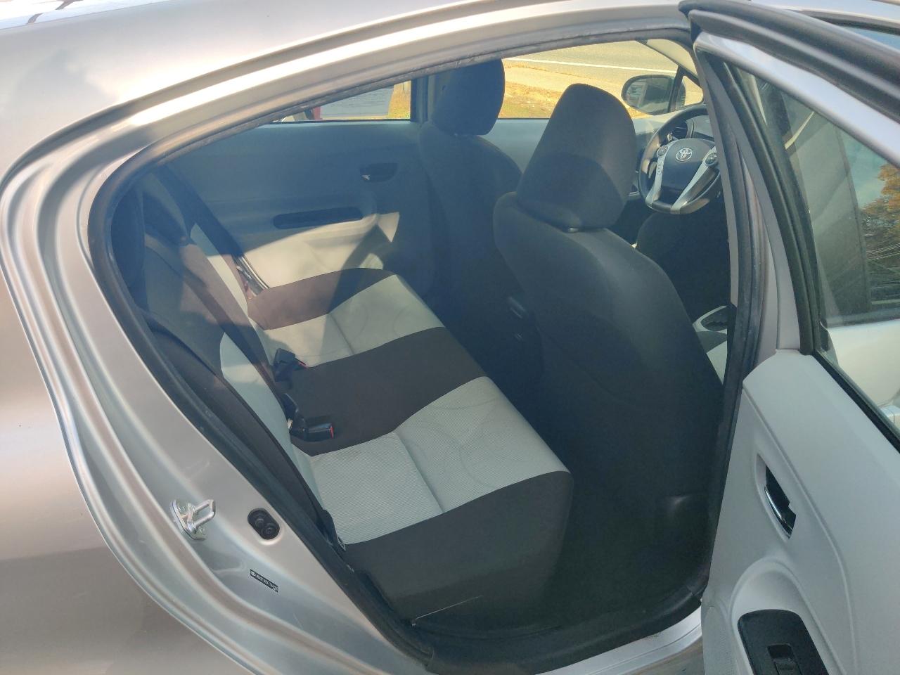 Toyota Prius c Four 2014