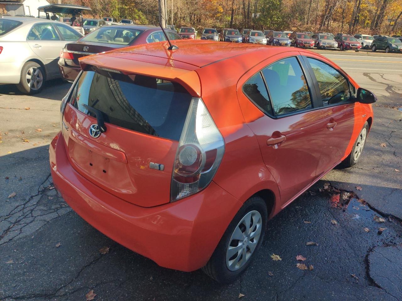 Toyota Prius c One 2013