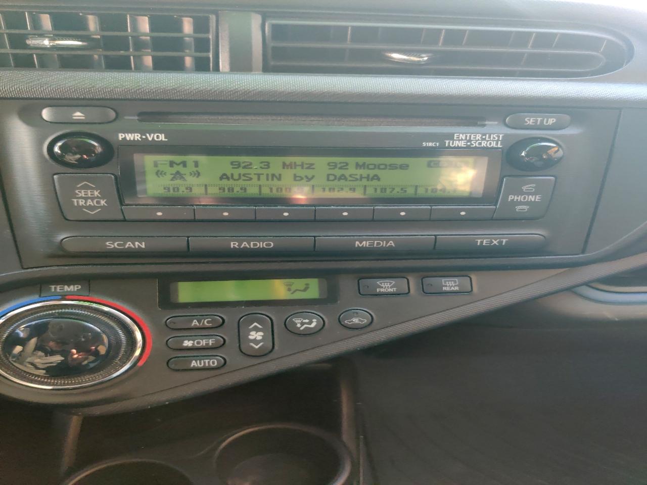 Toyota Prius c One 2013
