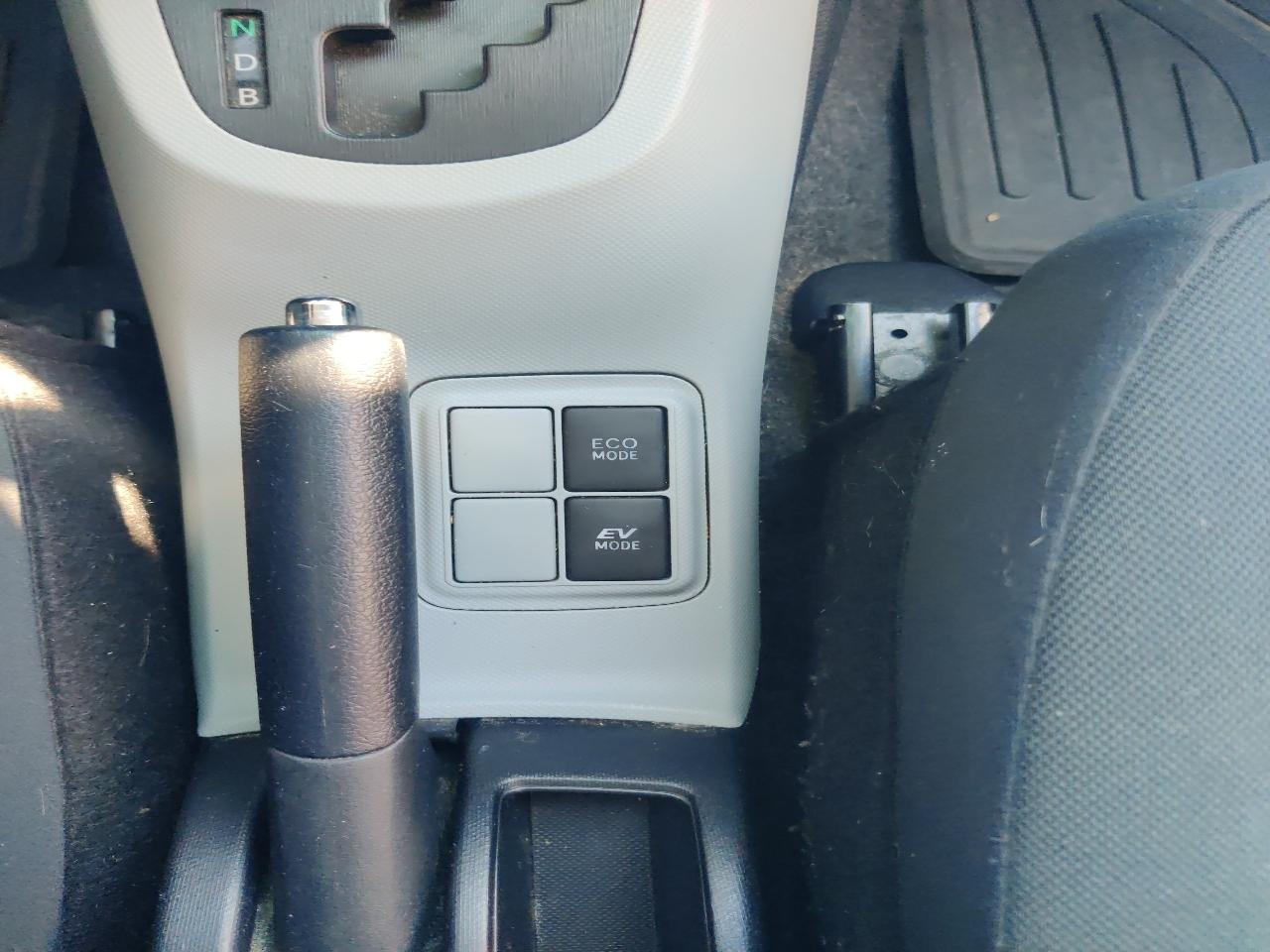 Toyota Prius c One 2013