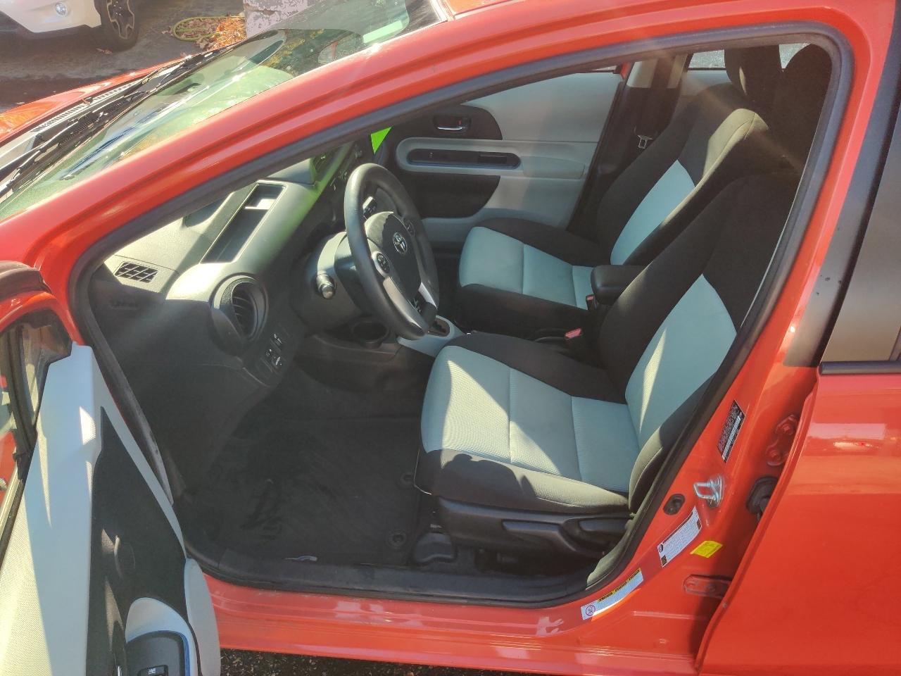 Toyota Prius c One 2013