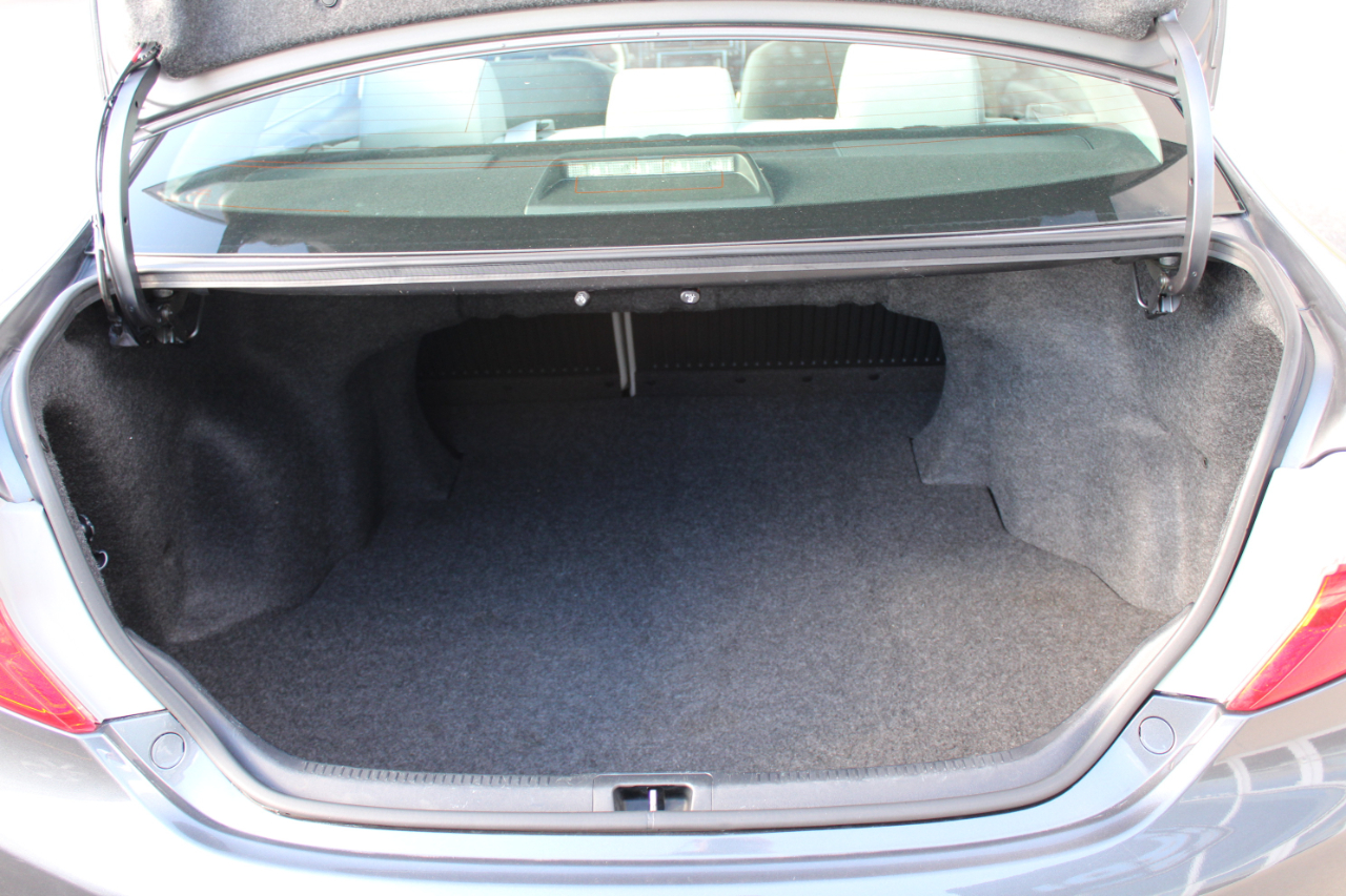 Toyota Camry LE 2012