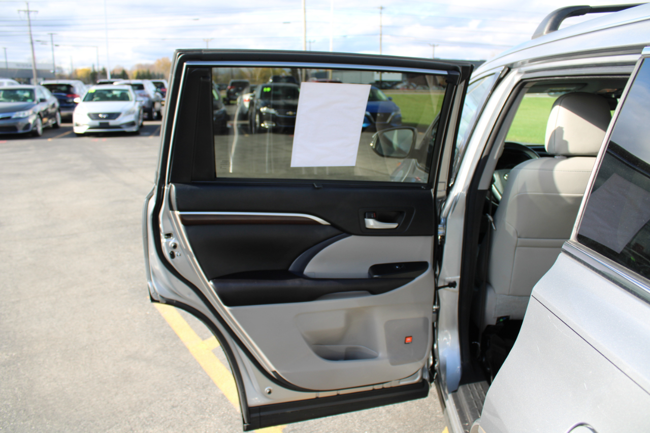 Toyota Highlander Limited AWD V6 2016