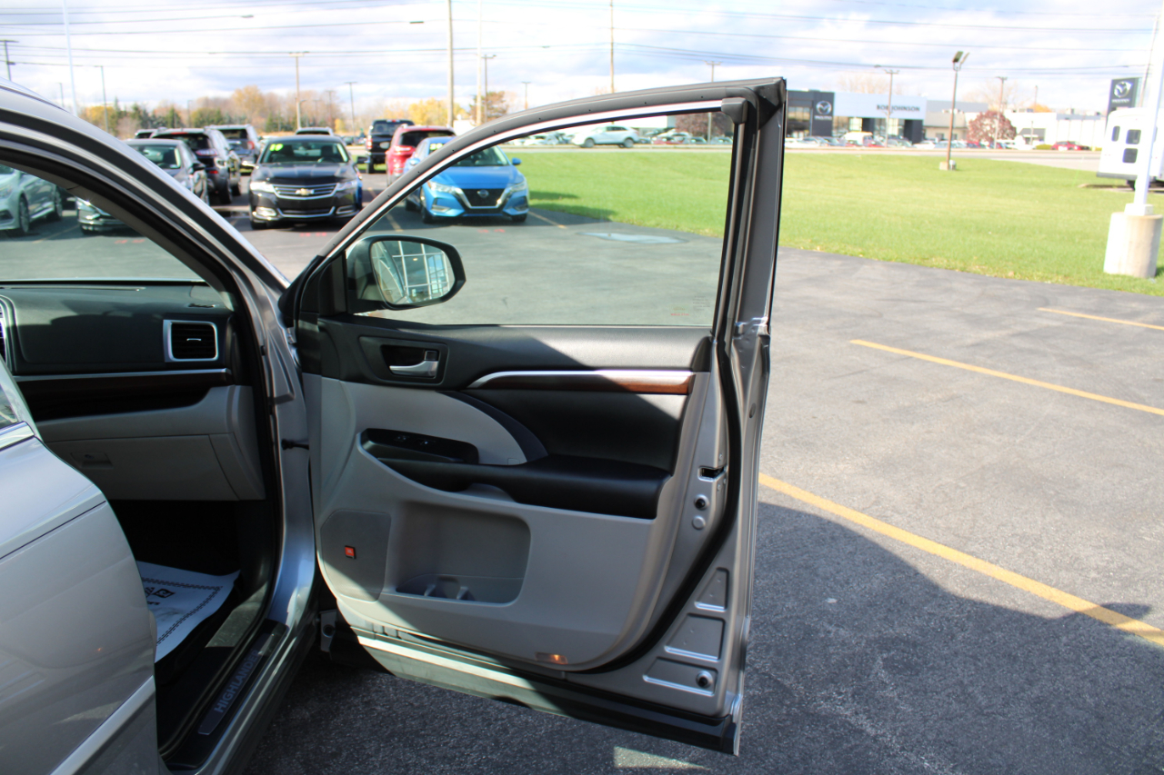 Toyota Highlander Limited AWD V6 2016