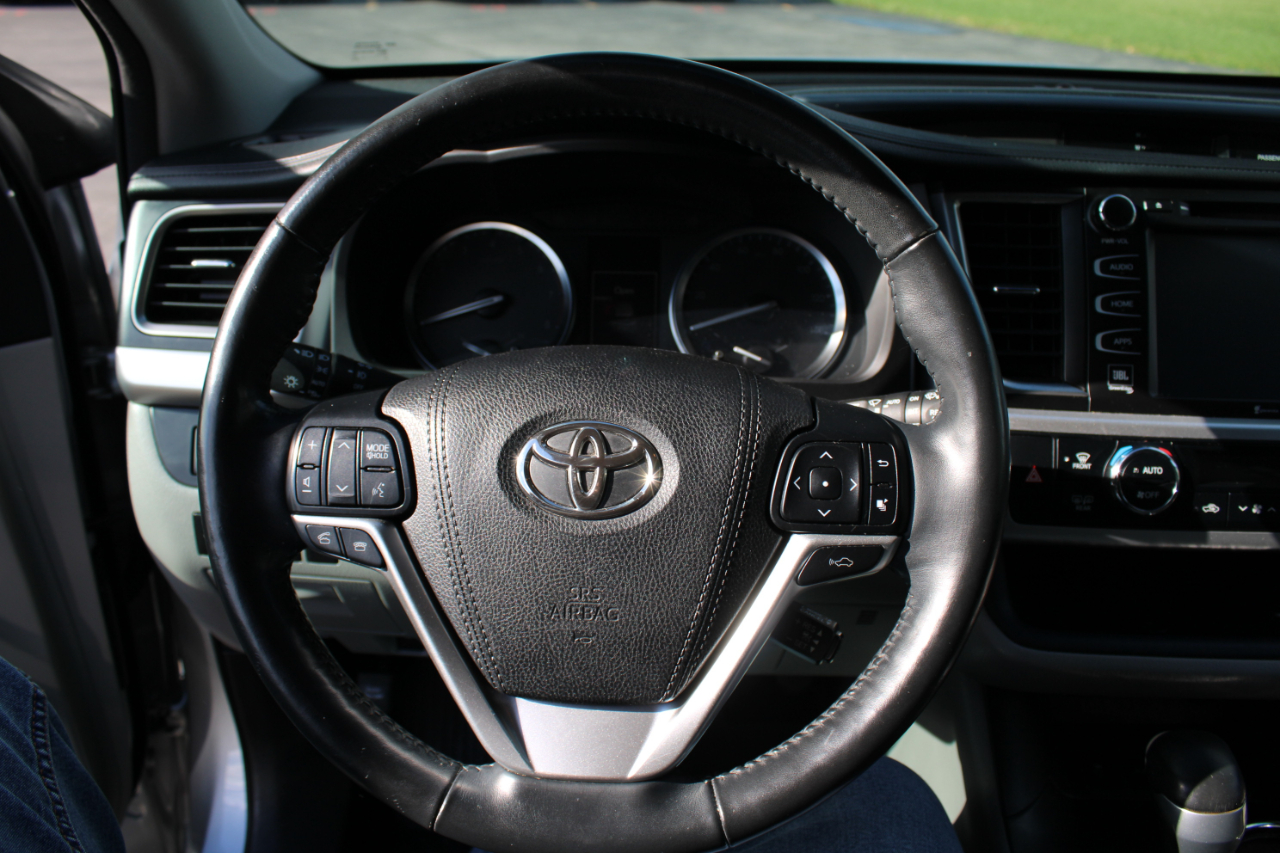 Toyota Highlander Limited AWD V6 2016