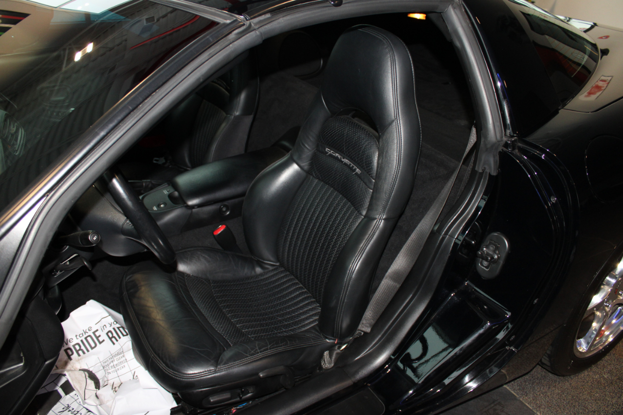 Chevrolet Corvette Coupe 2001