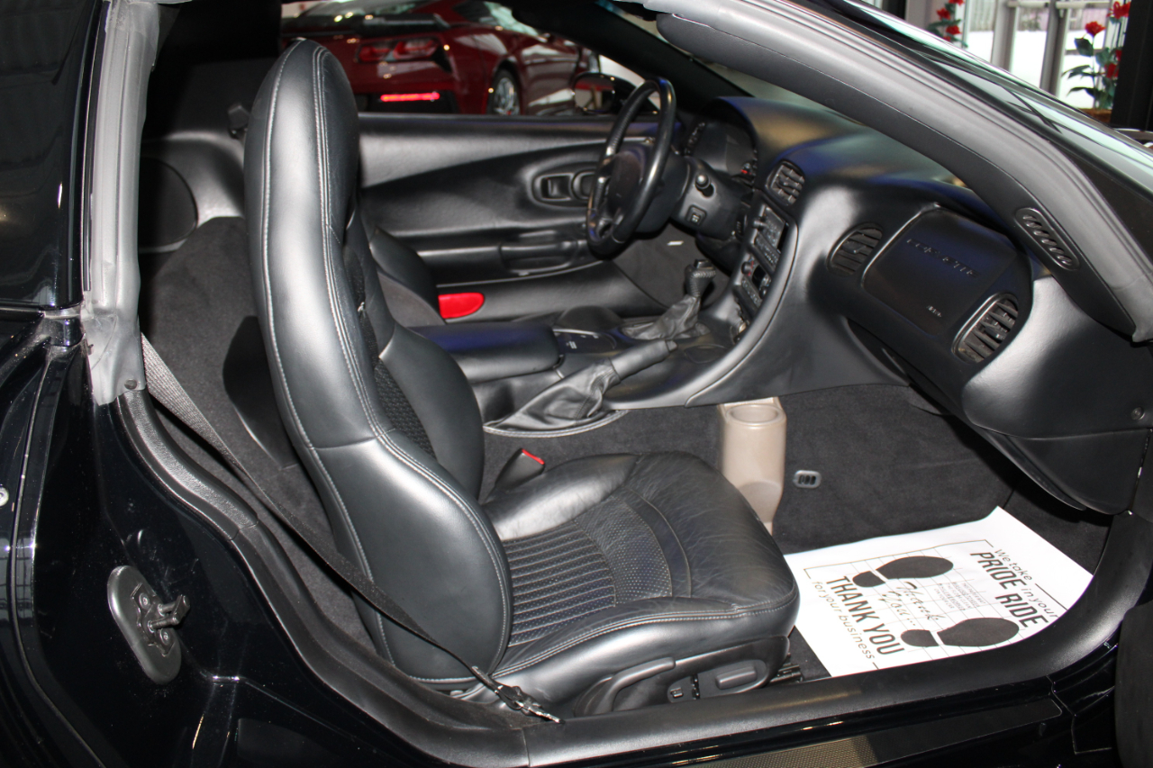 Chevrolet Corvette Coupe 2001