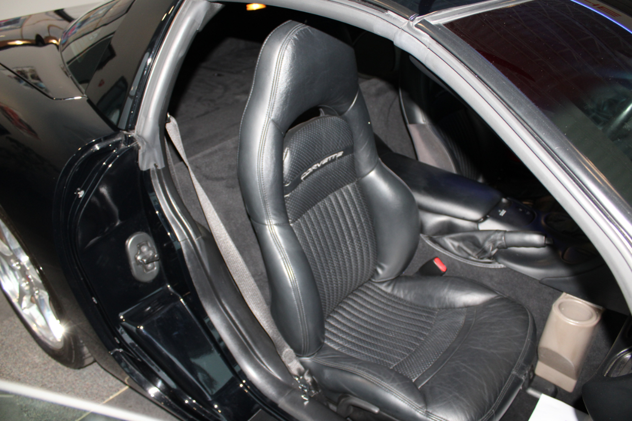 Chevrolet Corvette Coupe 2001